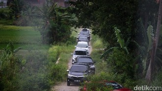 Ingin Menuju Tol Purwomartani, Ratusan Mobil Nyasar ke Sawah karena Maps