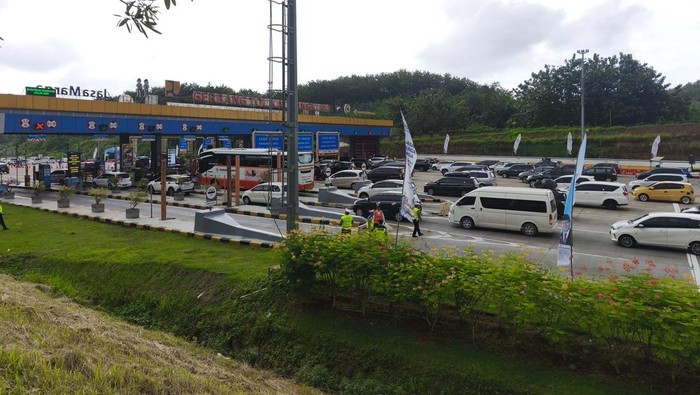Suasana di GT Kalikangkung pada Selasa (24/3/2026) siang.