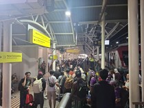 Perjuangan Pemudik Dapat Tiket KA Lebaran: War Sengit hingga Nunggu Pembatalan
