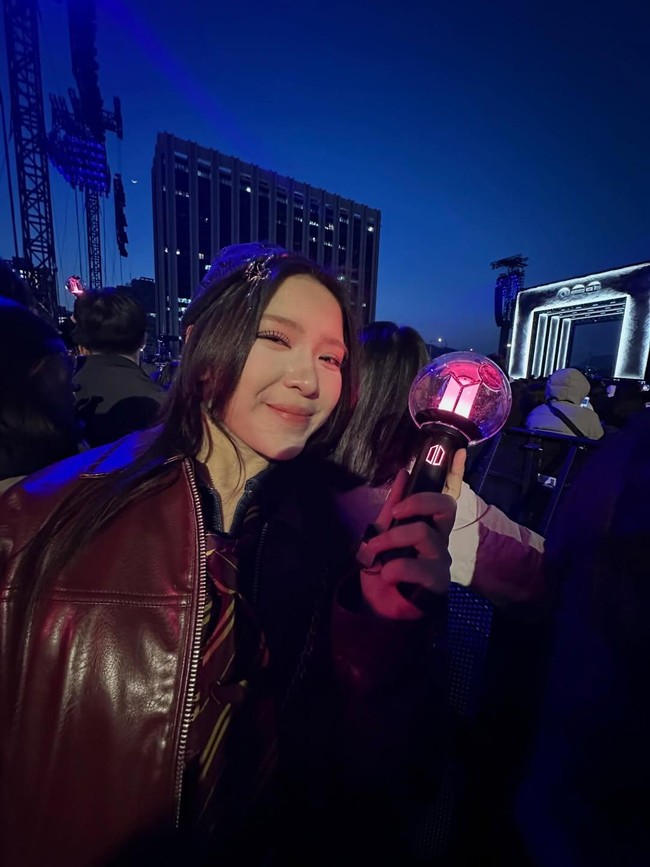 Tiara Andini Nangis Nonton Konser Comeback BTS di Seoul: 1 Jam Paling Berharga