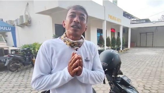Warga Setu Bekasi, Rudy, merasa mudik lebih aman usai titipkan motornya di Polsek Setu (dok.istimewa)