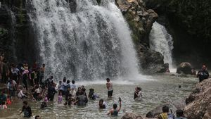 Wisata Alam Curug Goong Diserbu Wisatawan Saat Libur Panjang