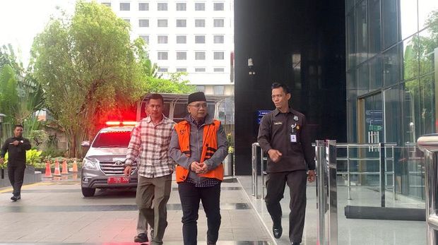 Yaqut Cholil Qoumas kembali ditahan di KPK pada Selasa (24/3). Yaqut sempat jadi tahanan rumah sejak Kamis (19/3) (Mulia/detikcom)