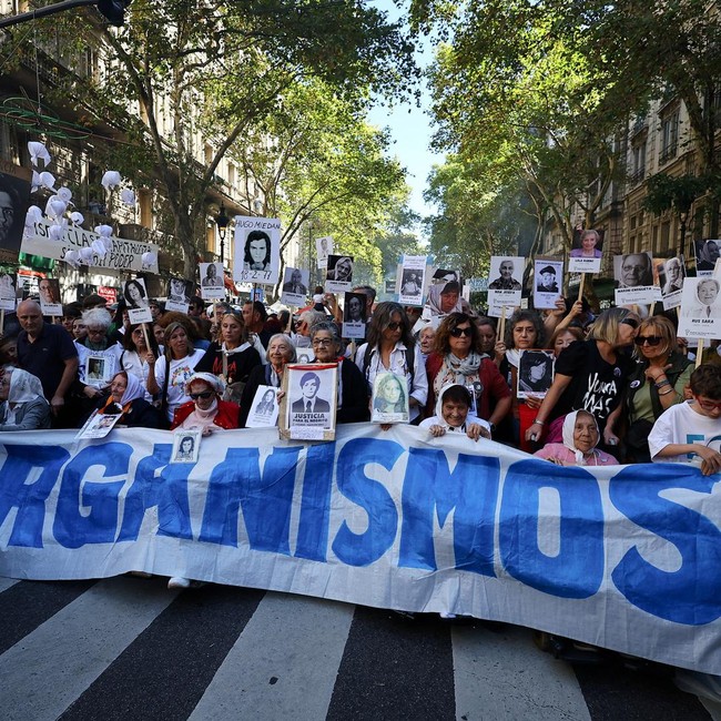 Aksi Warga Argentina Tuntut Keadilan dalam Peringatan 50 Tahun Kudeta Militer