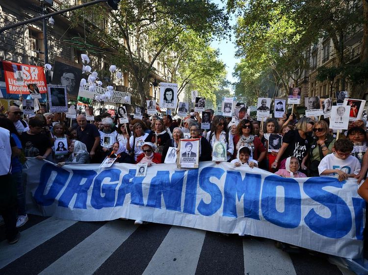 Aksi Warga Argentina Tuntut Keadilan dalam Peringatan 50 Tahun Kudeta Militer