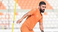 Terlihat juga gelandang anyar Borneo FC, Mohammad Anez tengah serius menjalani latihan setelah bulan Ramadan usai. Dalam waktu terdekat, Anez dkk akan menghadapi Madura United pada 5 April 2026.