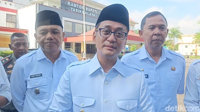 Bupati Tasikmalaya, Cecep Nurul Yakin.
