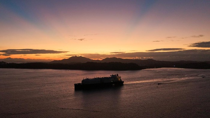Efek Perang Iran, Terusan Panama Diserbu Kapal LNG