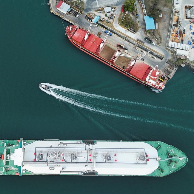 Efek Perang Iran, Terusan Panama Diserbu Kapal LNG