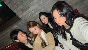 Untuk Girls Day, yang sangat aku hargai. Everyday is Girls Day! tulis Minah. (Foto: dok. Instagram @bbang_93)