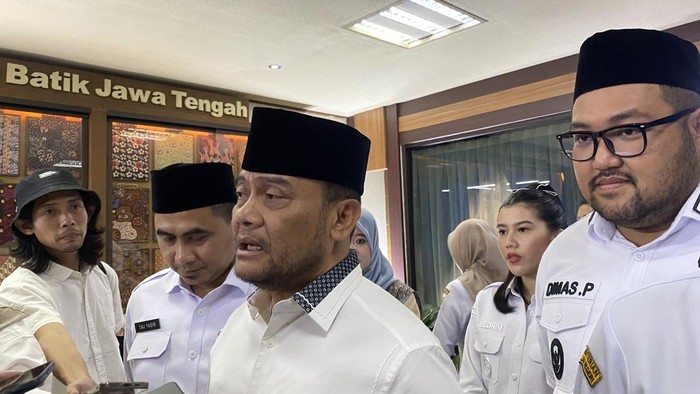 Gubernur Jateng, Ahmad Luthfi menilai Pemprov Jateng belum memerlukan kebijakan WFA bagi ASN. 