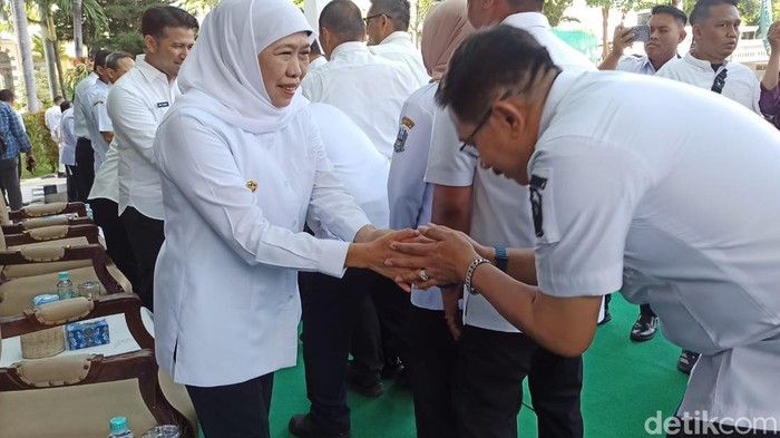 Gubernur Khofifah saat halal bihalal bersama ASN