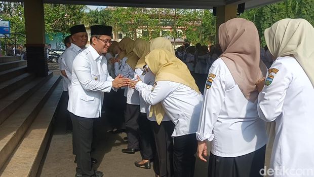 Hari pertama masuk kerja ASN Tasikmalaya