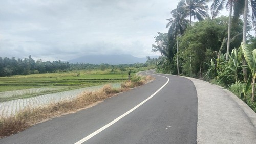 Ilustrasi perbaikan jalan di Kabupaten Tabanan, Bali. (Foto: Krisna Pradipta/detikBali)