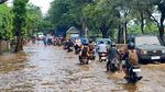 Terdampak Banjir Jalur Pantura Pasuruan Macet