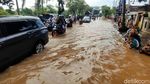 Terdampak Banjir Jalur Pantura Pasuruan Macet