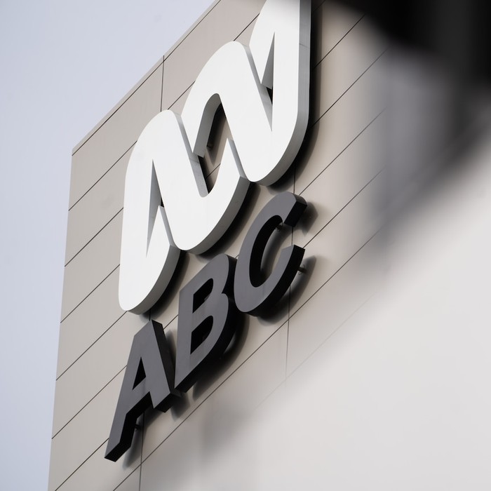 Para karyawan ABC melakukan aksi di tengah negosiasi mengenai gaji, kenaikan pangkat, dan kontrak tetap. (ABC News: Keana Naughton)