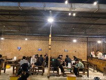 Ada Susu Murni dan Kwetiau Goreng Enak di Kedai Uncle John Tegal