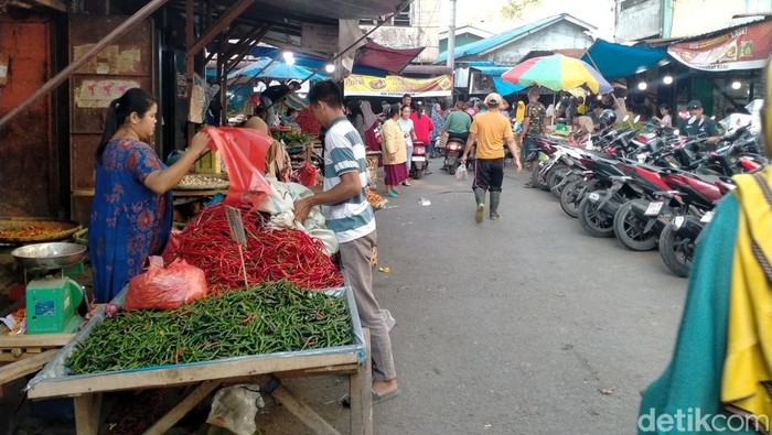 Keterangan foto: Aktivitas jual beli di Pasar Tavip Binjai (Laila Syakira/detikSumut)