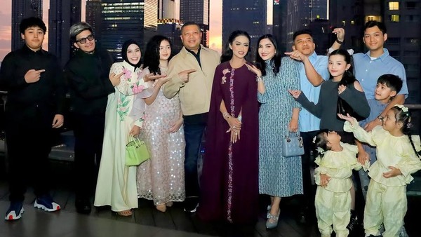 Kris Dayanti Ultah ke-51, Kumpul Bareng Keluarga, Anak, dan Cucu Sudah Bahagia
