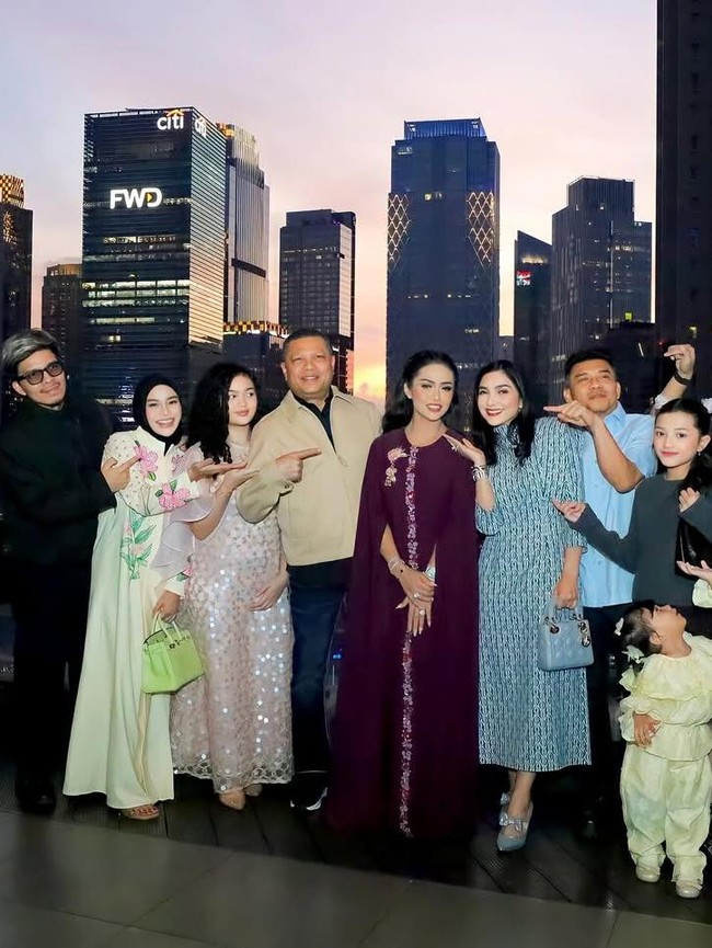 Kris Dayanti Ultah ke-51, Kumpul Bareng Keluarga, Anak, dan Cucu Sudah Bahagia