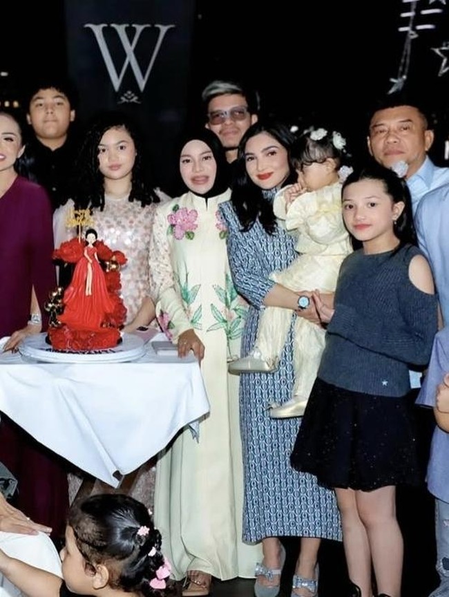 Seru! Kris Dayanti Rayakan Ulang Tahun hingga Lebaran bareng Keluarga