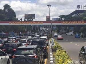 Arus Balik Lebaran, Puncak Bogor Masih Dipadati Wisatawan Siang Ini