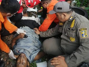 Nasib Mujur Lansia di Surabaya Selamat Setelah Tertabrak Kereta Api