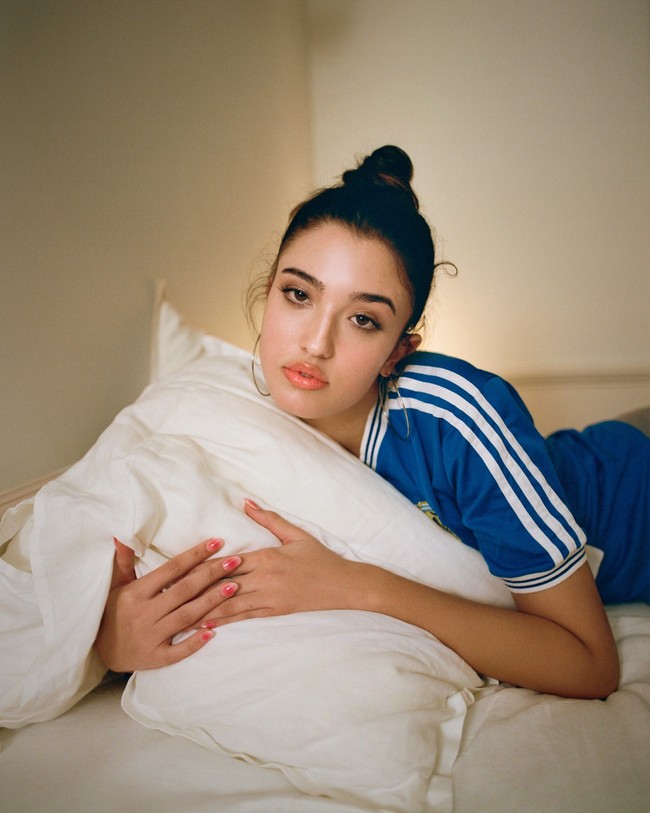 Leonie membagikan pemotretannya dengan Vogue di Instagram tapi sebelumnya remaja 16 tahun itu tidak banyak mengunggah kehidupannya di media sosial. Foto: Instagram @vogueitalia