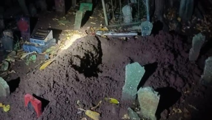 Makam yang diduga dibongkar di Bojonegoro
