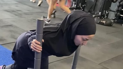 Gaya Nikita Willy Olahraga Hyrox, Tampil Santun Dengan Hijab