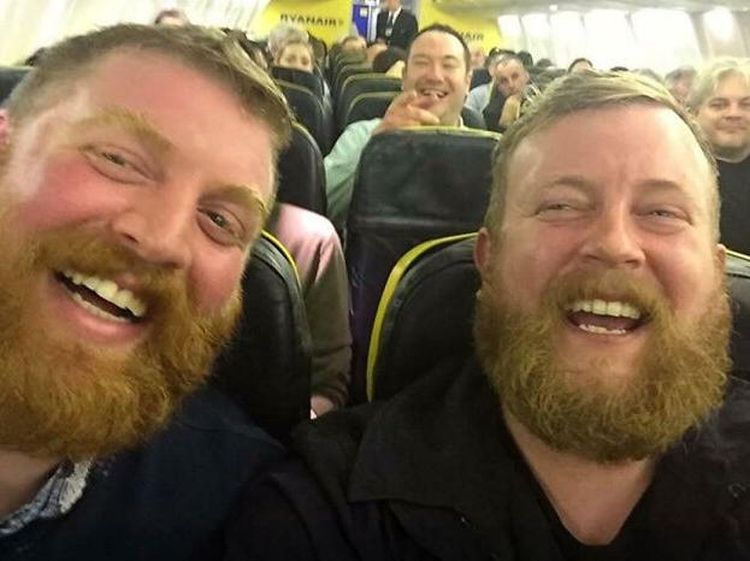 Kayak Dunia Error! Orang Ketemu Kembaran Bikin Merinding