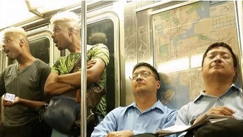 Fenomena orang yang memiliki wajah sangat mirip ini sering disebut sebagai doppelgänger.  Foto: Boredpanda