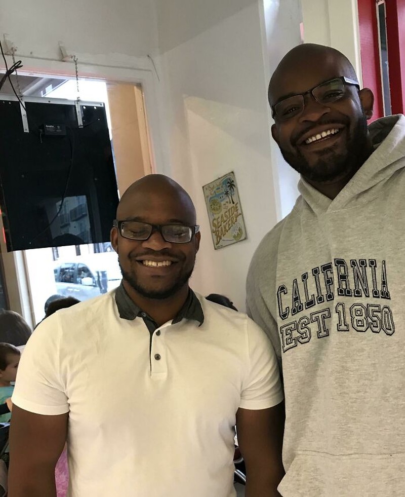 Orang Bertemu Kembarannya