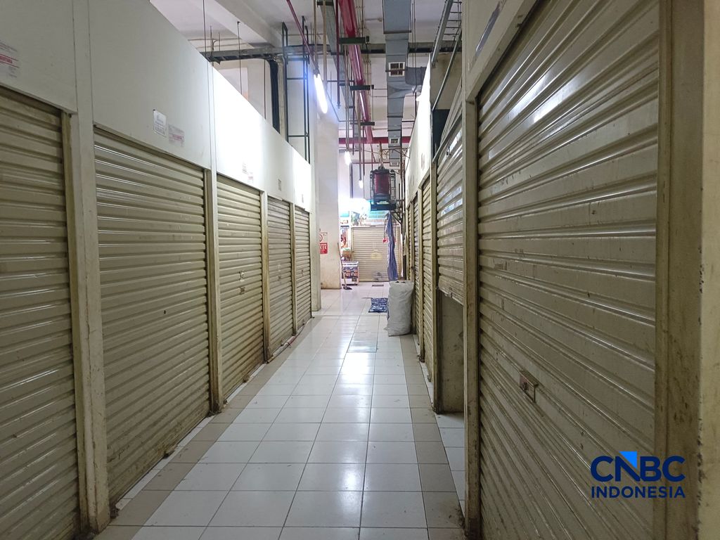 Pantauan langsung kondisi stok dan harga barang kebutuhan pokok di Pasar Rumput, Jakarta Selatan, Rabu (25/3/2026). (CNBC Indonesia/Martyasari Rizky)