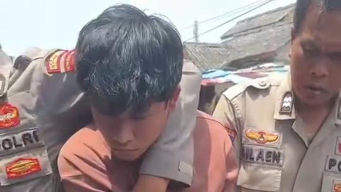 Pelaku curanmor di Batam saat diamankan. (Istimewa)