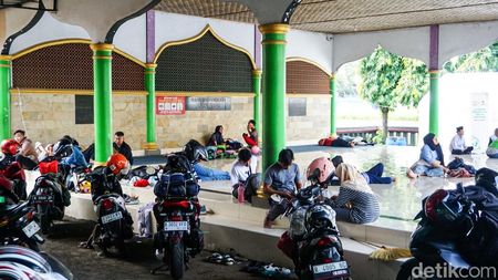Pemilir Manfaatkan Masjid di Jalur Pantura untuk Beristirahat Saat Arus Balik