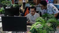 Meski bekerja dari luar kantor, ASN tetap diwajibkan memenuhi ketentuan disiplin kerja, termasuk menjalankan jam kerja yang telah ditetapkan serta melaksanakan tugas kedinasan secara penuh. Pimpinan perangkat daerah juga diberi kewenangan untuk mengatur pembagian antara work from office (WFO) dan WFA sesuai kebutuhan organisasi. Kebijakan ini tidak berlaku bagi unit layanan yang bersifat langsung kepada masyarakat atau yang beroperasi selama 24 jam, guna menjaga kualitas pelayanan publik.