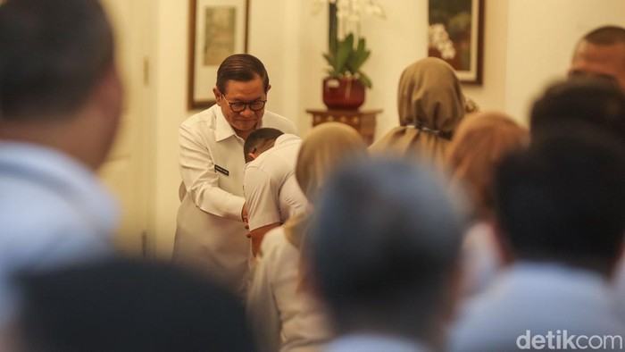 Gubernur DKI Jakarta Pramono Anung bersama Wakil Gubernur Rano Karno menggelar kegiatan halalbihalal dengan aparatur sipil negara (ASN) Pemerintah Provinsi DKI Jakarta di Balai Kota, Rabu (25/3/2026).