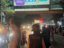 Heboh Pria di Tangerang Panjat Papan Reklame Diduga Hendak Bunuh Diri