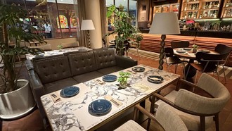 Bersantap di Baan Maisie, Ketika Desain Retro Bertemu Tradisi Rasa Thailand