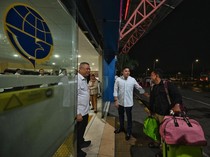 Seskab Teddy dan Menhub Pantau Arus Balik di Terminal Pulo Gebang Dini Hari