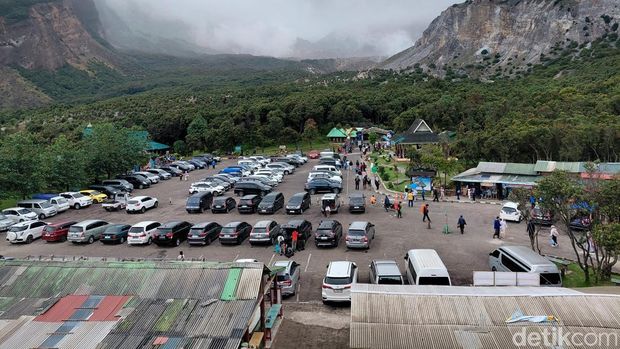 Situasi terkini objek wisata Papandayan. Situasi terkini objek wisata Papandayan.