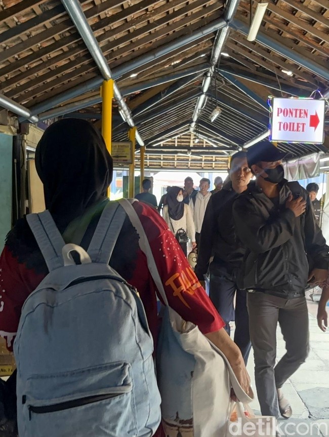 Arus Balik Lebaran di Terminal Purabaya