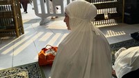 Sebelum Lebaran, Tata Cahyani sempat umrah di awal Februari 2026. (Foto: dok Instagram tatacahyani)