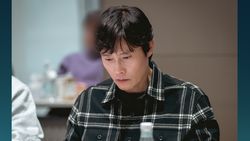 Potret Lee Byung Hun dan Han Ji Min di Pembacaan Naskah Drakor The Koreans