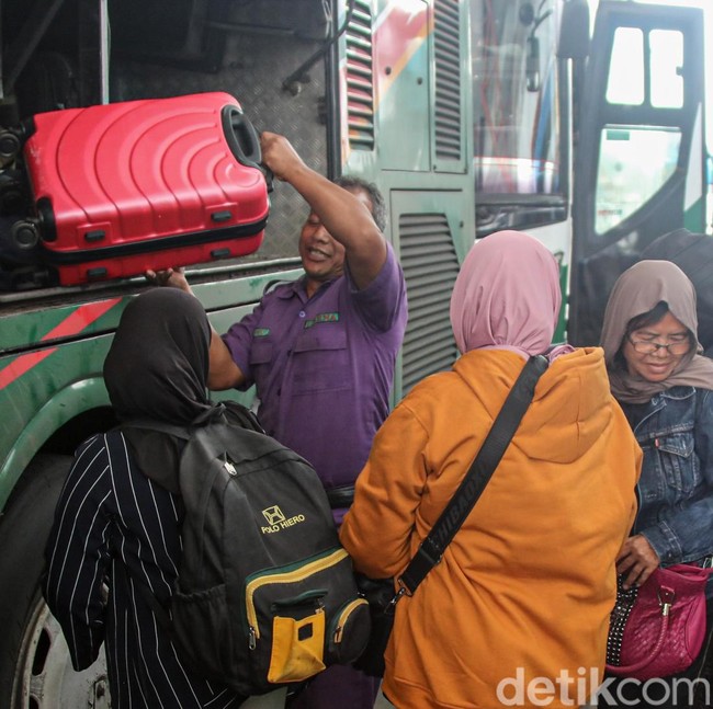 Usai Lebaran, Ribuan Pemudik Padati Terminal Terpadu Pulo Gebang