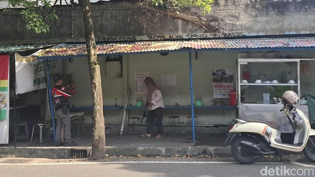 Warung makan di Jetis, Kota Jogja, tempat Kapospam Tugu, Iptu Noer Alim, meninggal dunia, Rabu (25/3/2026). Warung makan di Jetis, Kota Jogja, tempat Kapospam Tugu, Iptu Noer Alim, meninggal dunia, Rabu (25/3/2026).