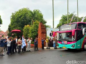 300 Pemudik Diberangkatkan Balik Gratis dari Nganjuk, Sopir Bus Tes Urine