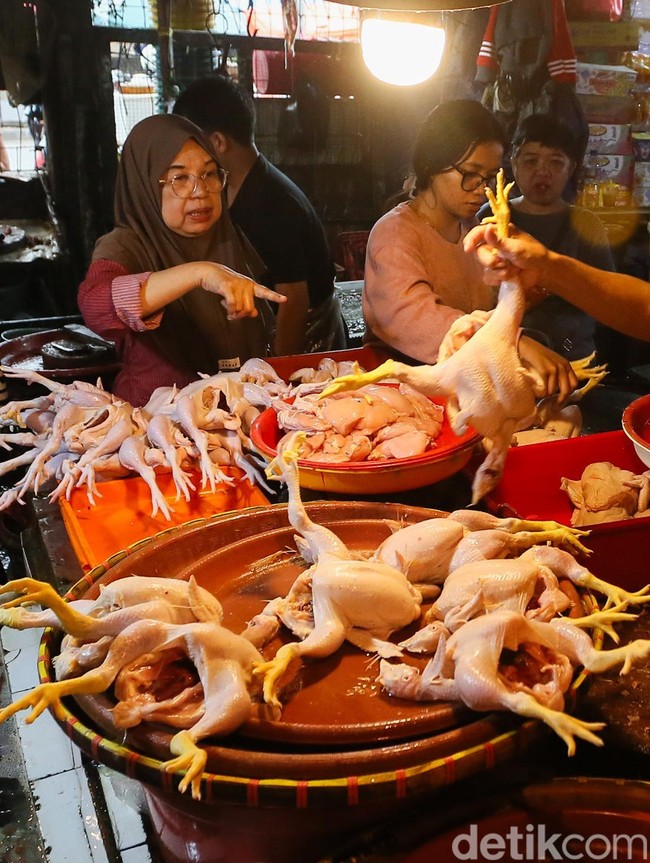 Aktivitas Jual Beli di Pasar Minggu Masih Lengang Usai Lebaran